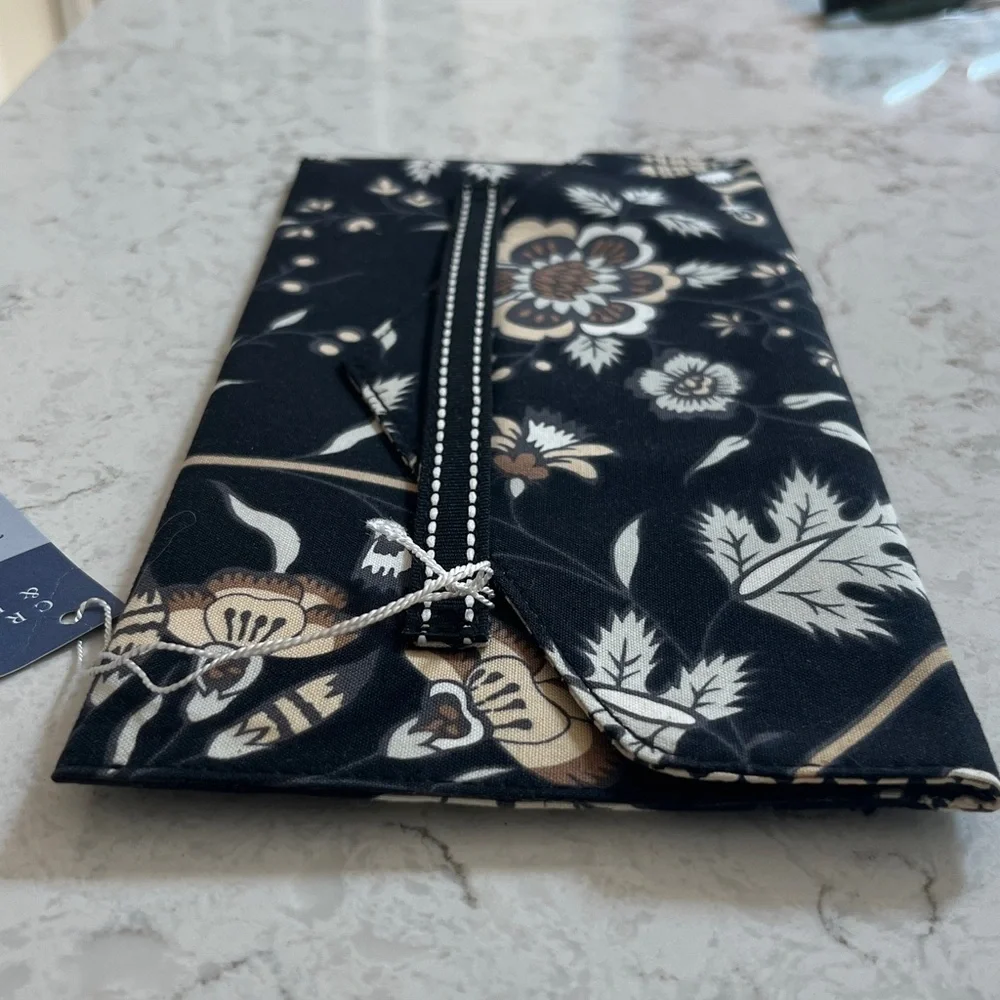 Vera Bradley size 10”